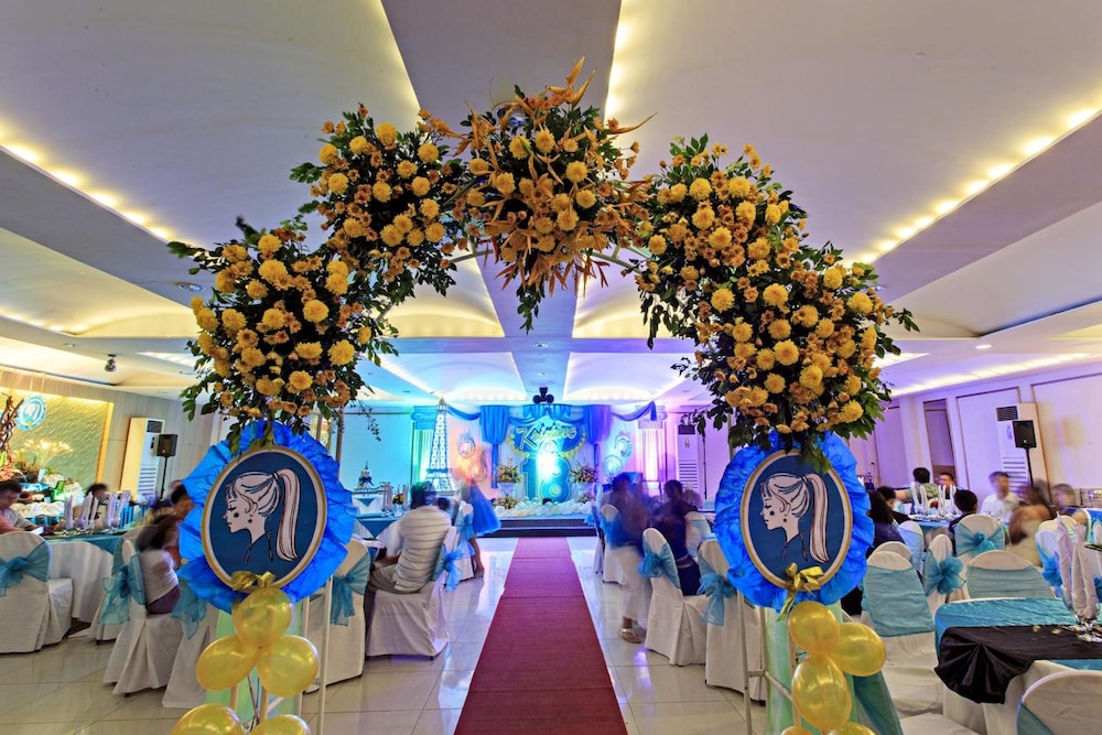 The Orchard Cebu Hotel & Suites 48/54