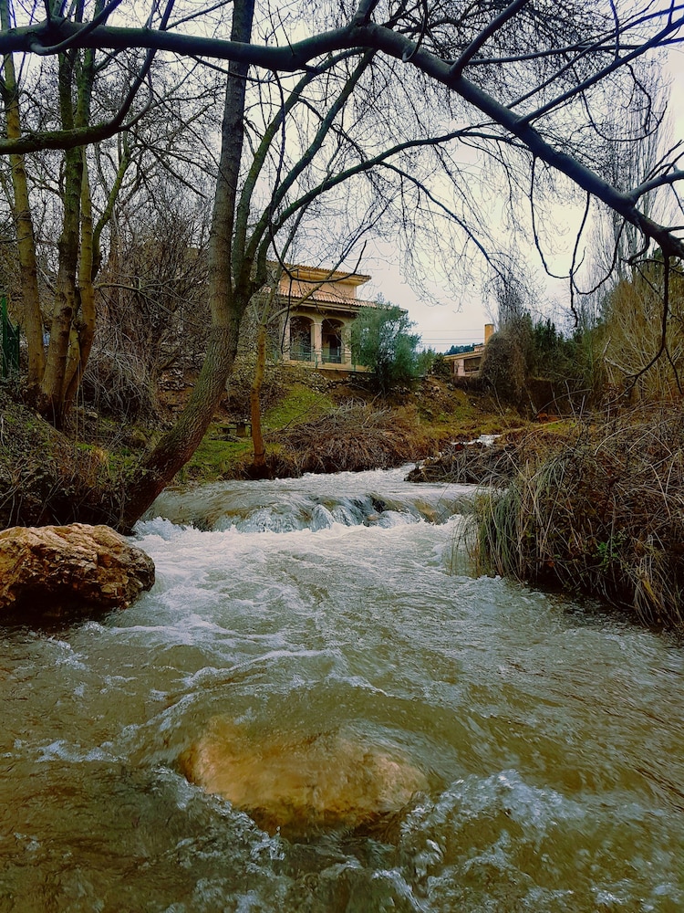 HOSTAL SIERRA DEL AGUA 24/32
