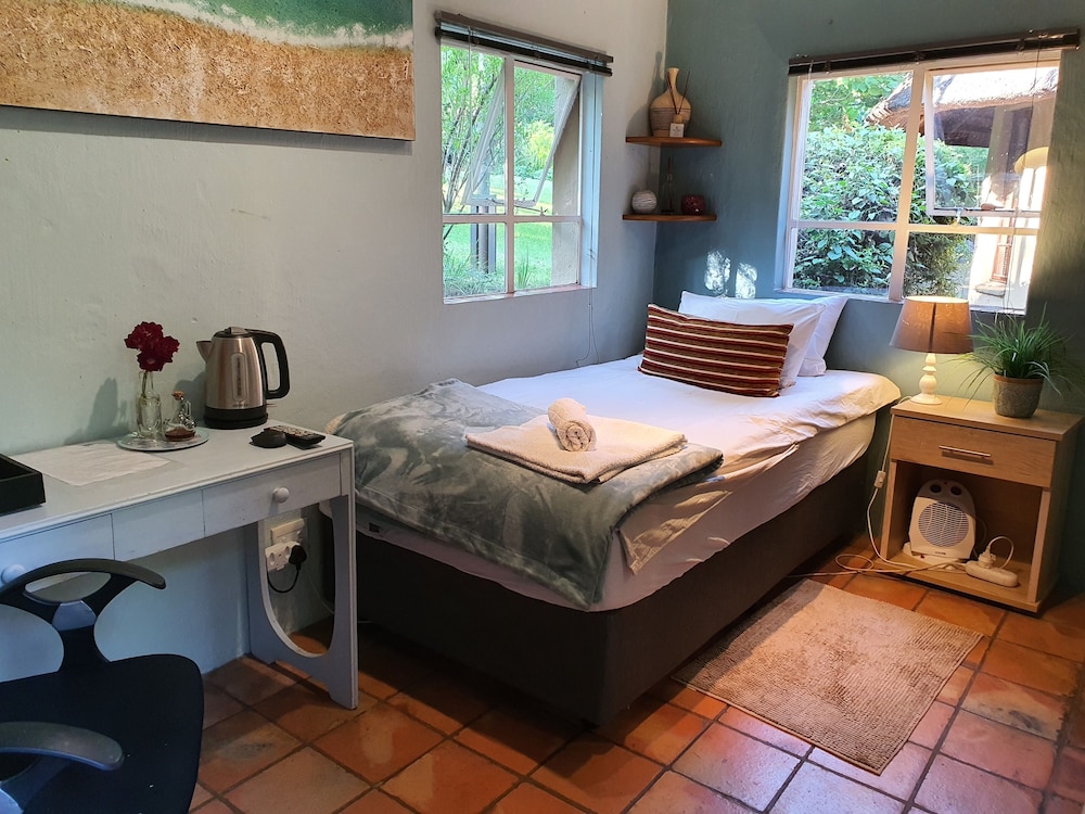 Pepper Tree Bnb 12/50