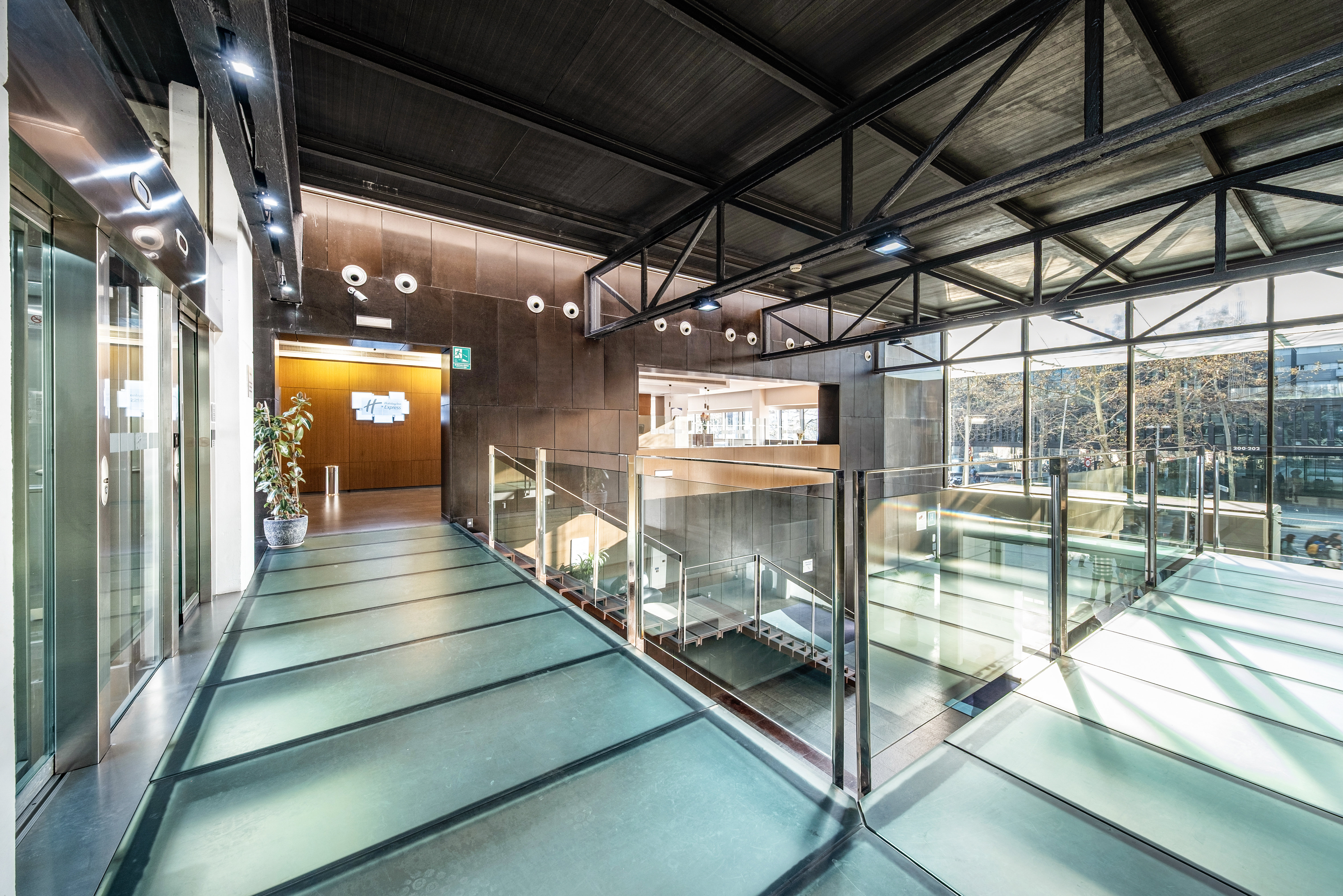 Holiday Inn Express Barcelona City 22at 36/72