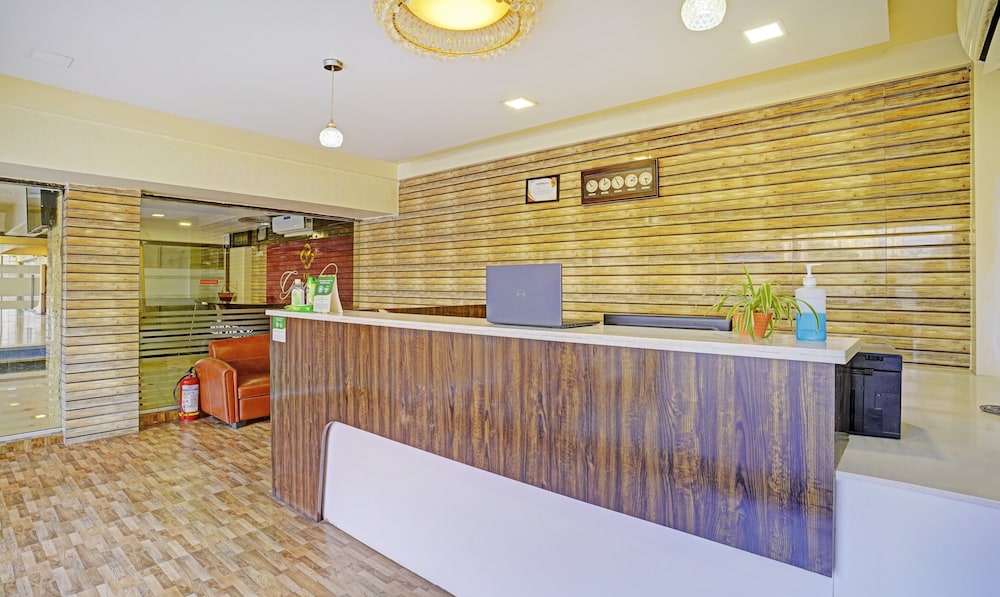Treebo Trend De Grandeur Hotel and Banquets 9/42
