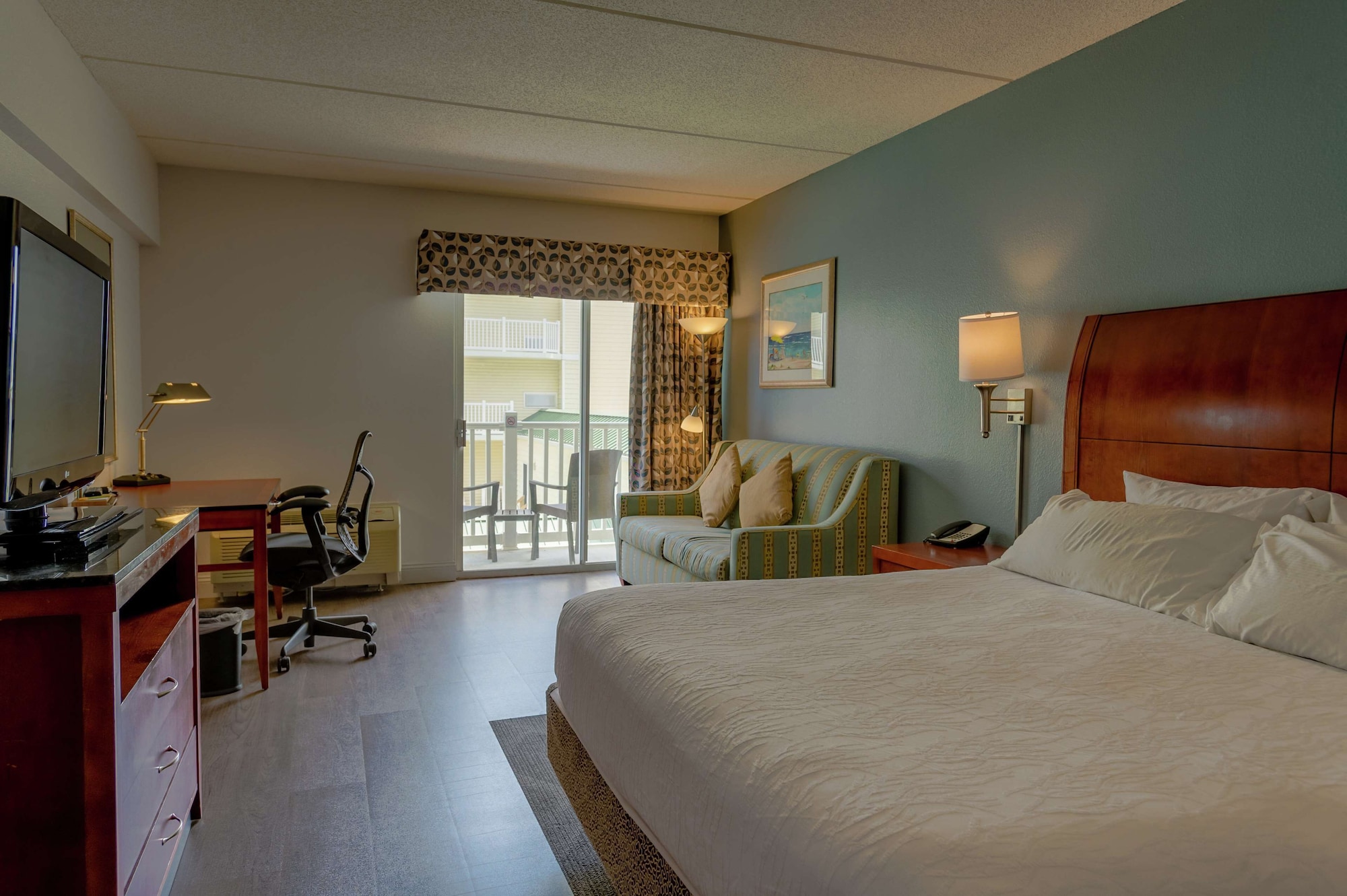 Standard, King Bed, Lateral Side Ocean View, Sofa, Balcony