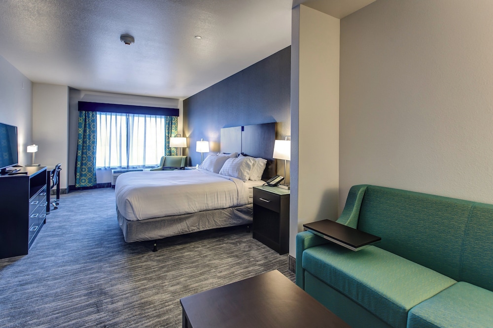 Holiday Inn Express & Suites Gatesville N. Ft Hood 30/65