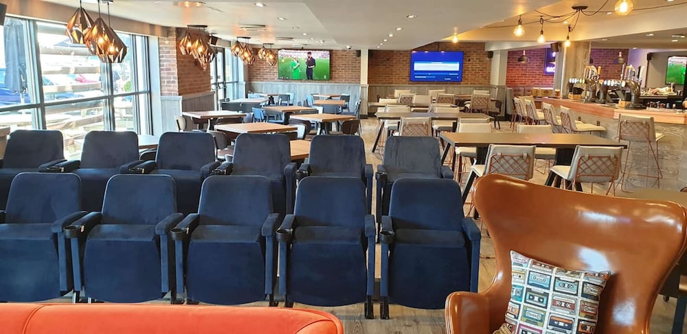 Village Prem Swansea Hotel Leisure Club 51/61