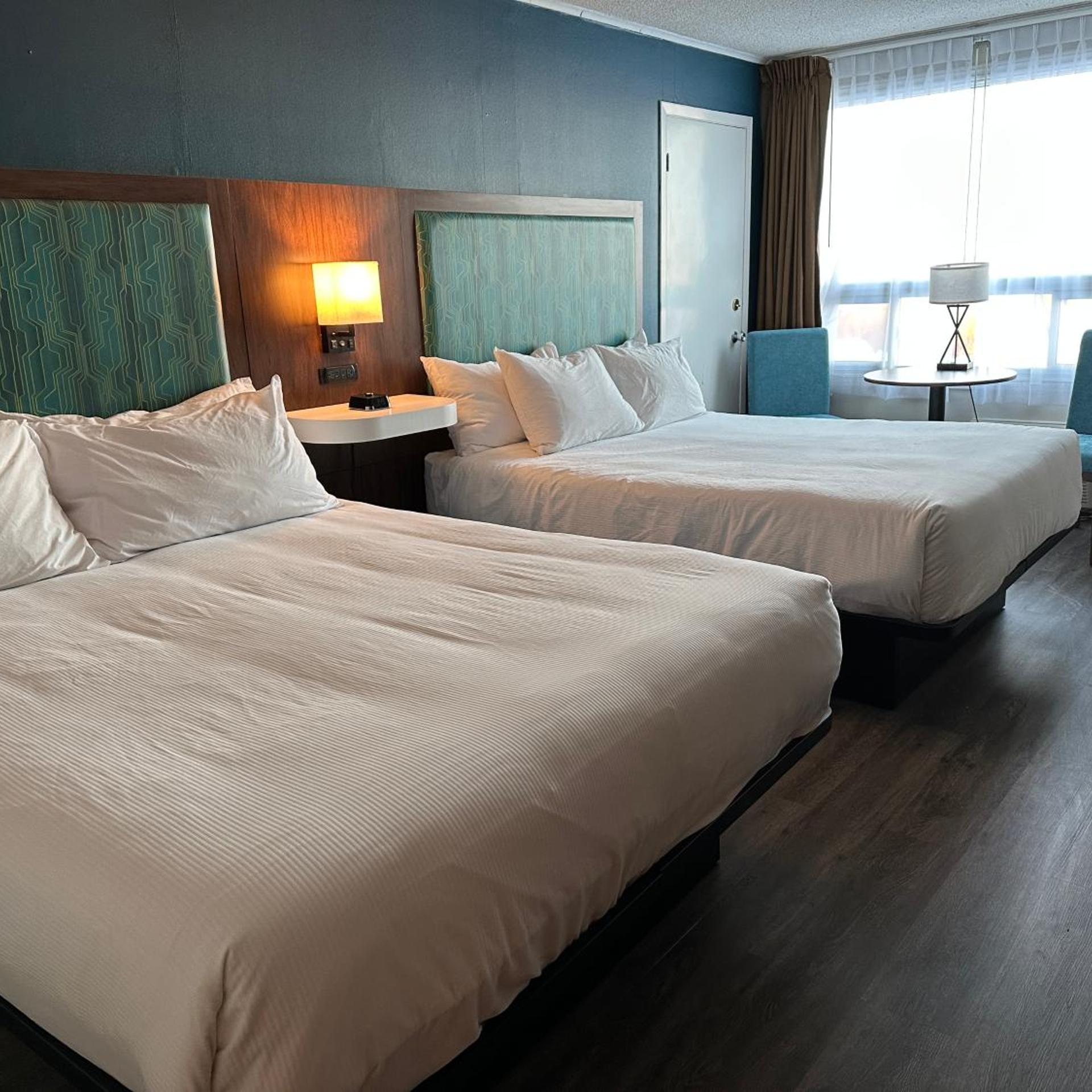 Drive Up, Deluxe, King Bed, 2 Queen Beds, Pet Friendly