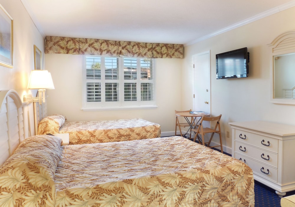 The Oceanfront Litchfield Inn 43/75