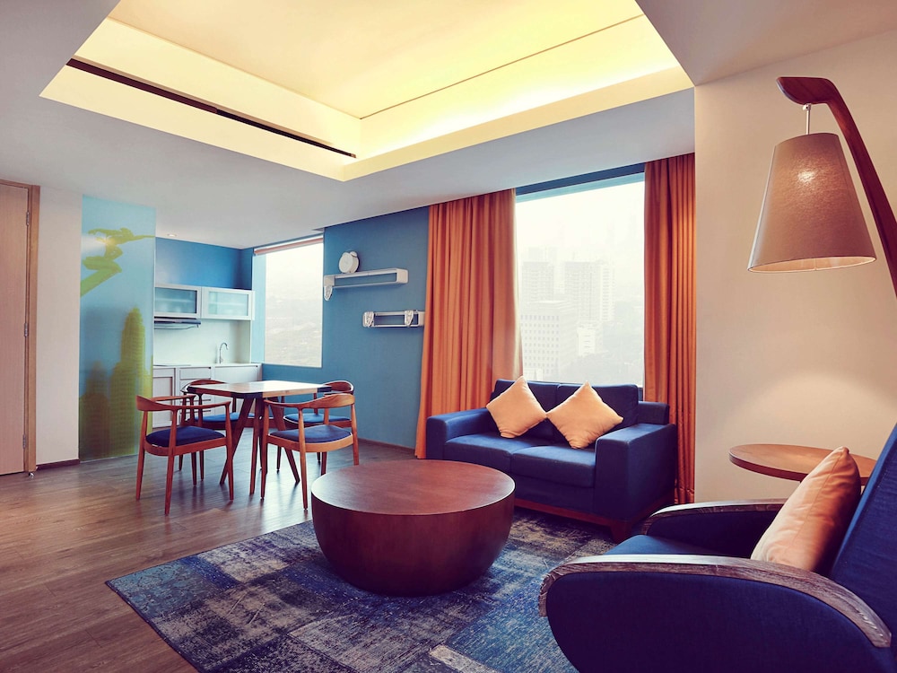 MERCURE JAKARTA SIMATUPANG 50/72
