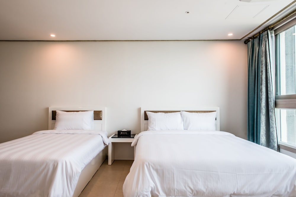 Virginia Hotel 23/50