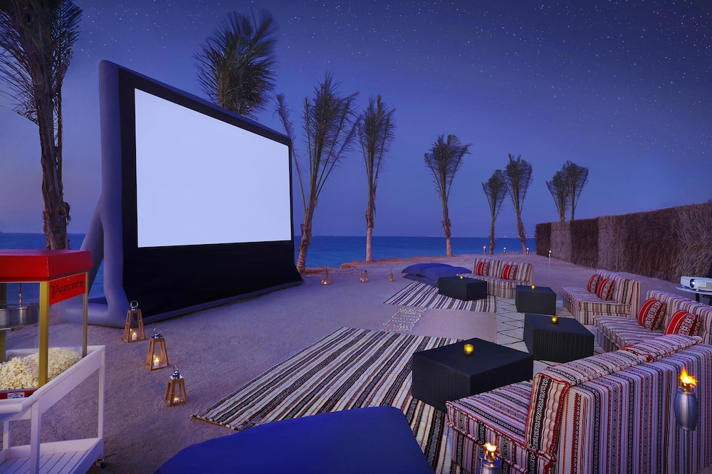 Anantara World Islands Dubai Resort 70/78