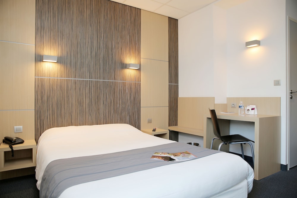 Hotel The Originals Le Caussea 7/30