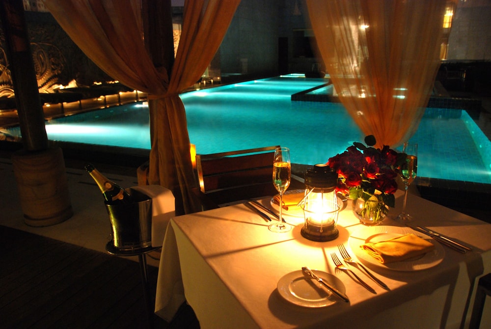 Four Seasons Hotel Mumbai 70/78