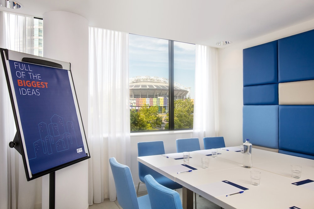 Holiday Inn Express Amsterdam Arena Towers 64/74