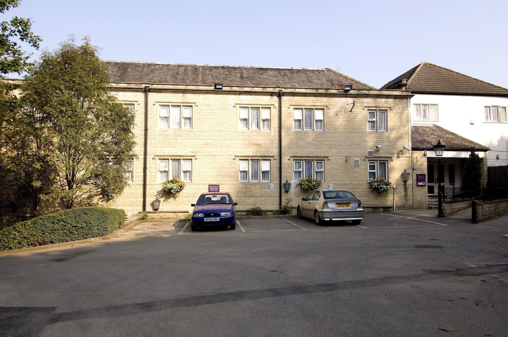 Premier Inn Stroud 25/28