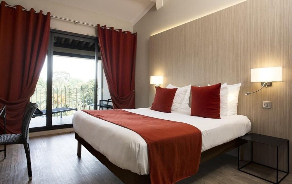 SOWELL HOTELS Saint Tropez 12/67