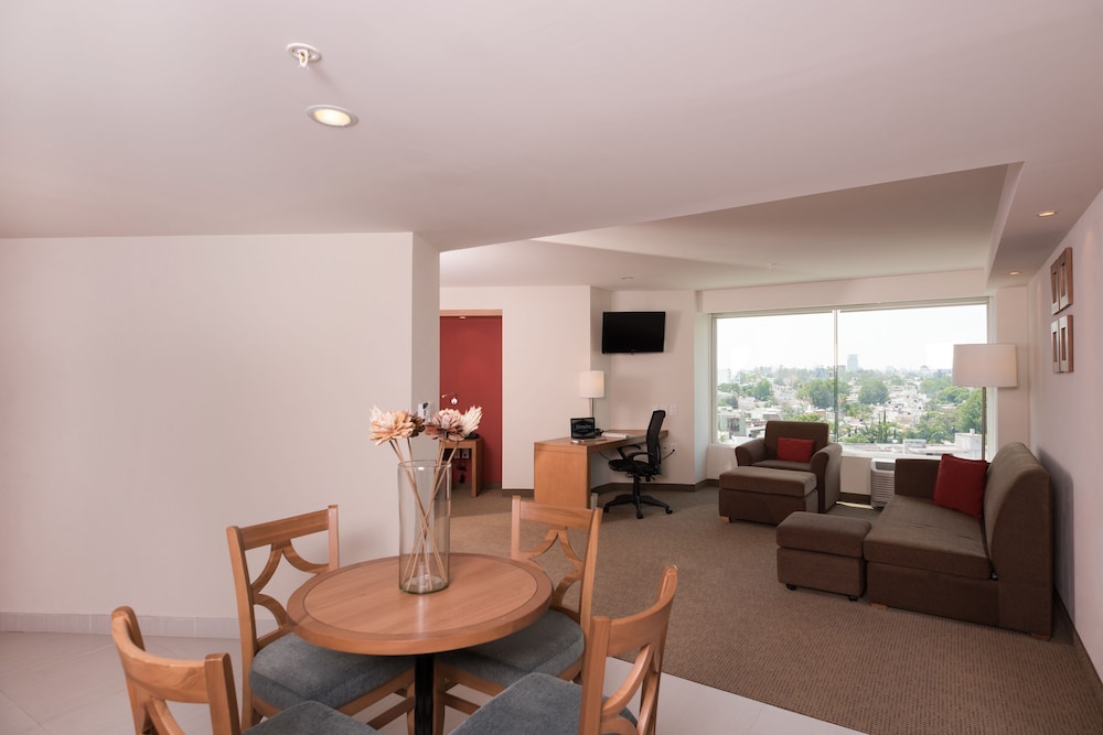 Hampton Inn by Hilton Guadalajara/Expo 29/48