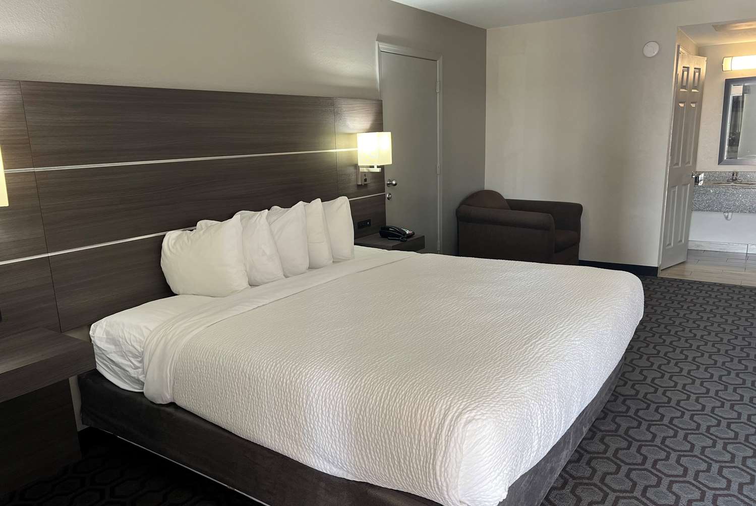 Days Inn by Wyndham Wagoner 5/20