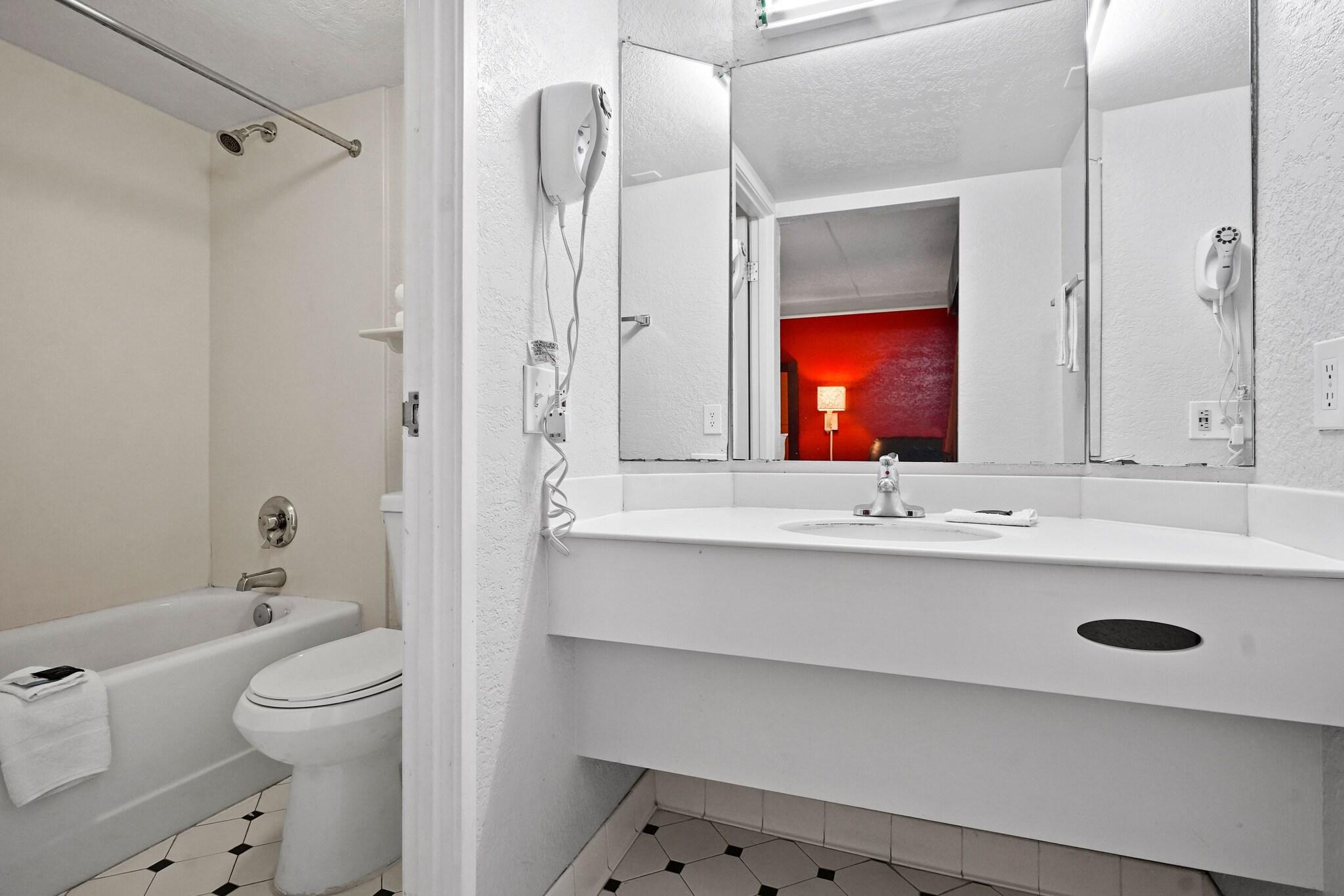 غرفة، La Quinta Inn by Wyndham Costa Mesa / Newport Beach 6/6
