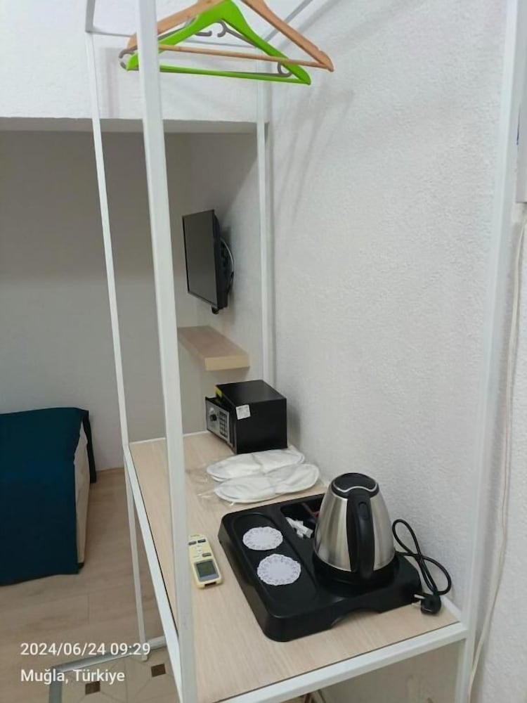 Mia Hill Suites 29/40