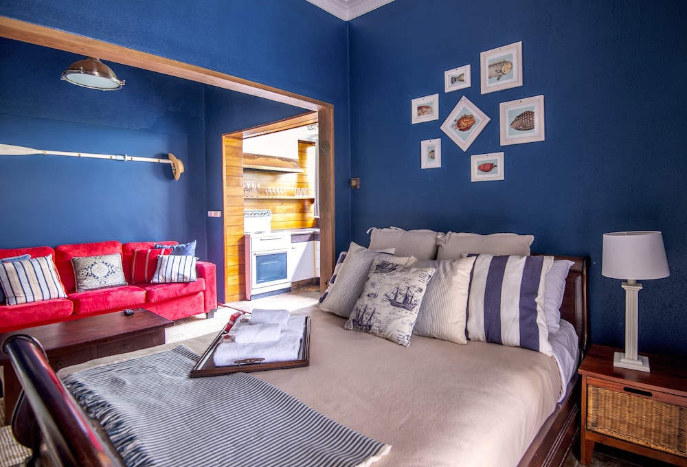 Manly Designer Studios 23/50