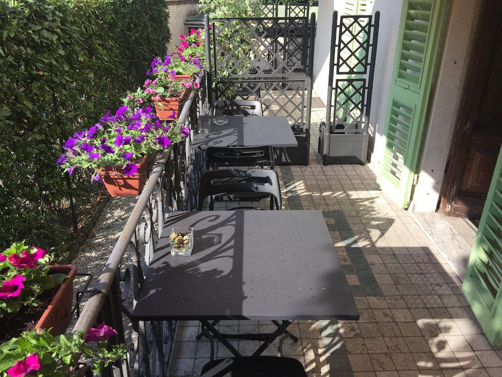 Lucca Relais 49/50