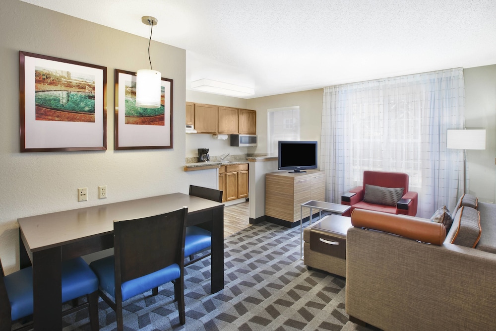 Towneplace Suites By Marriott Brookfield 30/42