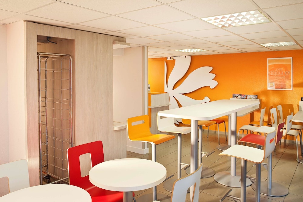 Premiere Classe Valenciennes Ouest - Petite Foret 38/56