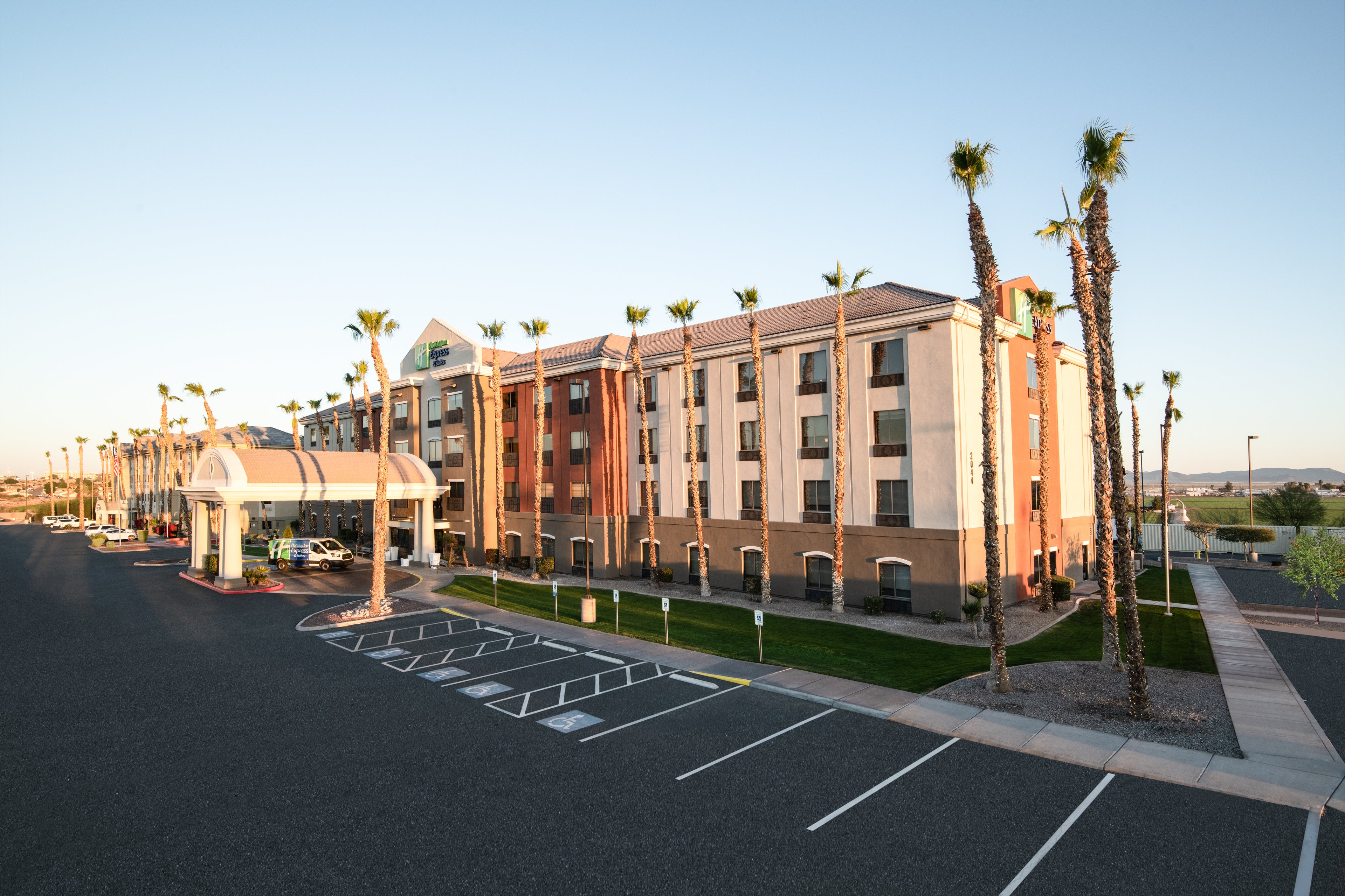 Holiday Inn Express Hotel Suites Yuma 12/79