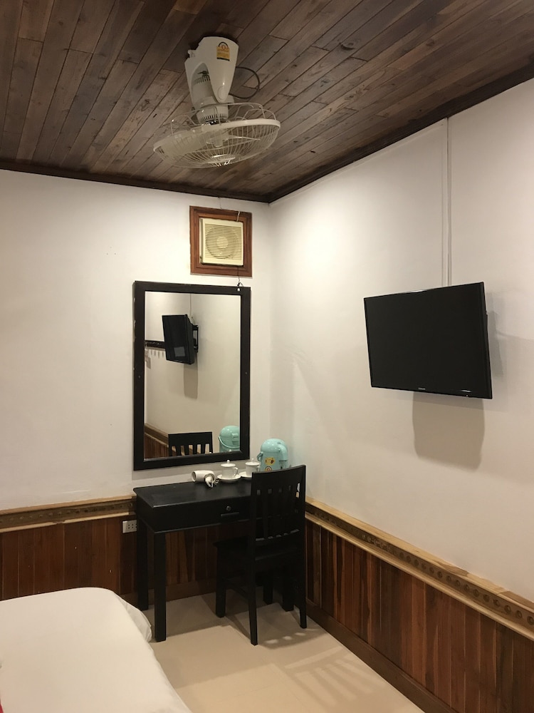 Golden Lotus Place 56/68