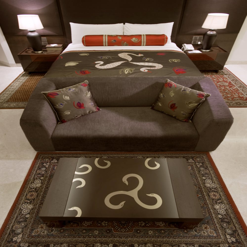 The Lalit New Delhi 38/63