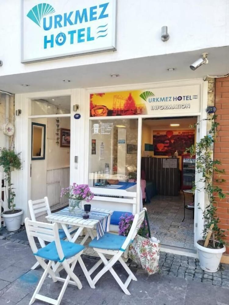 Urkmez Hotel 3/50