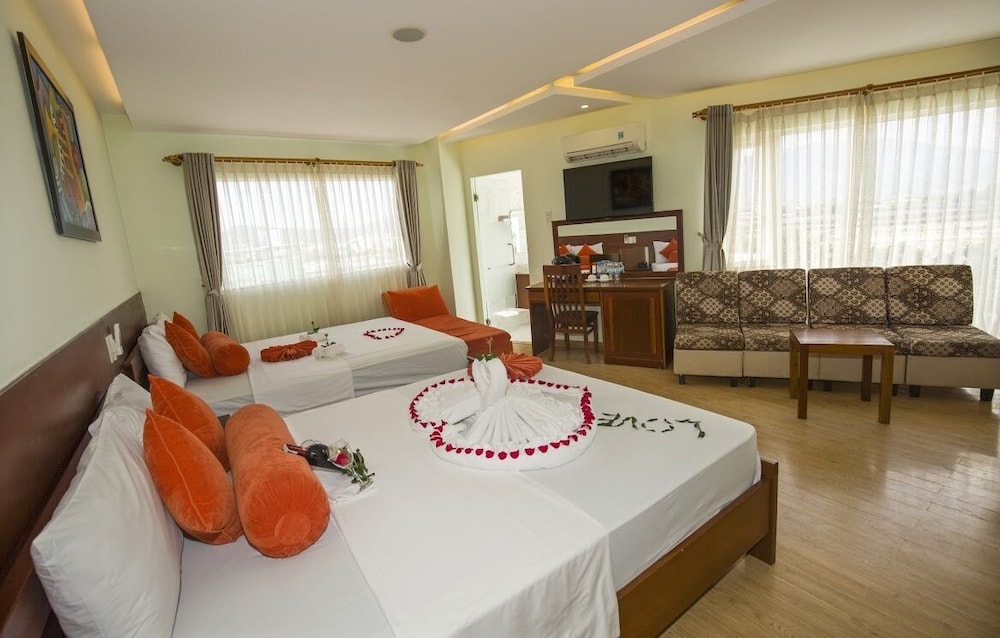 Art Deluxe Hotel 38/60