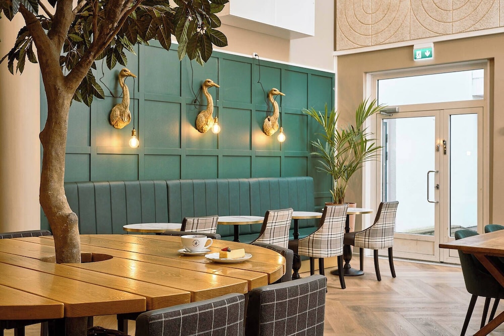 restaurant cafeteria