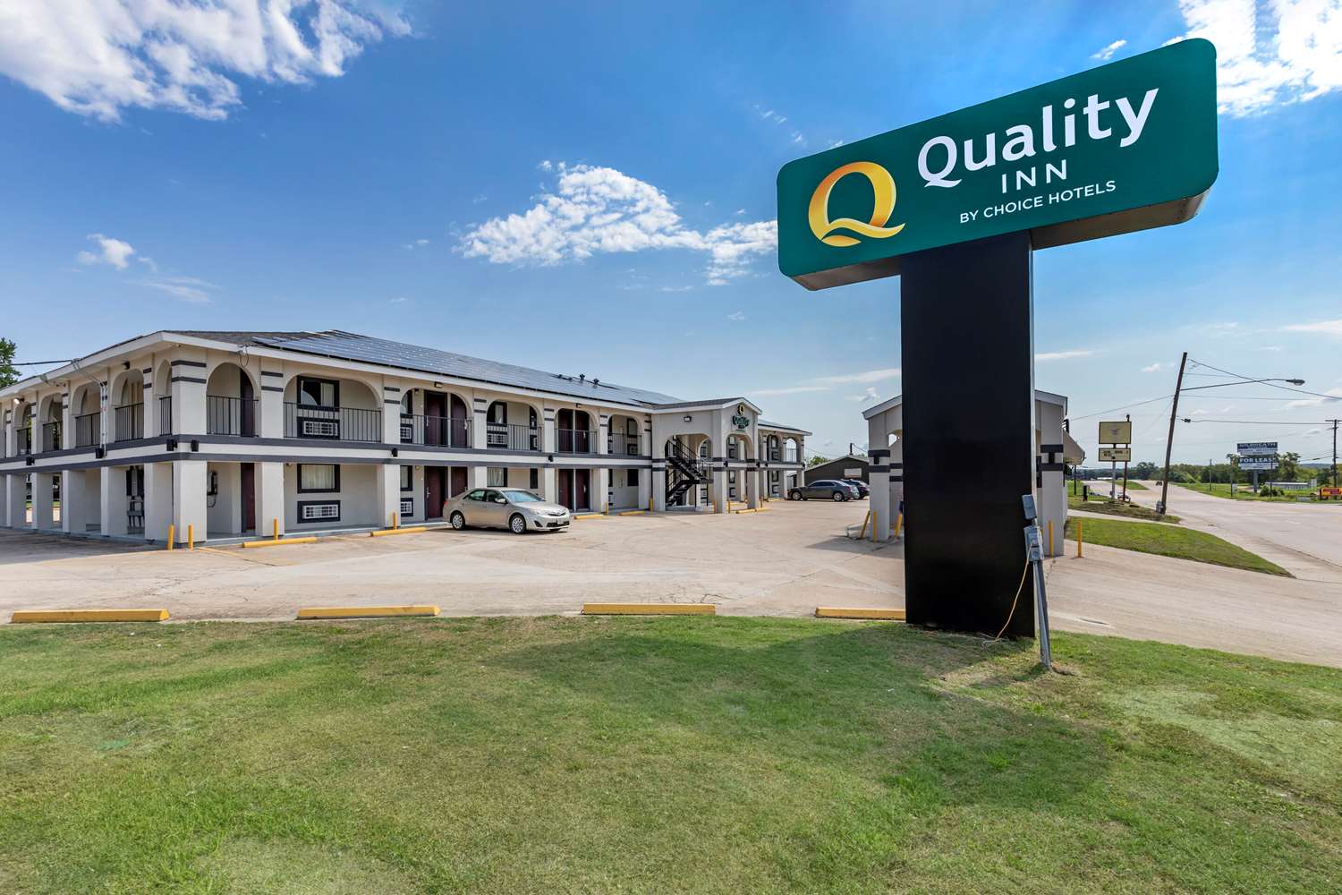 Quality Inn Cameron, TX 25/26