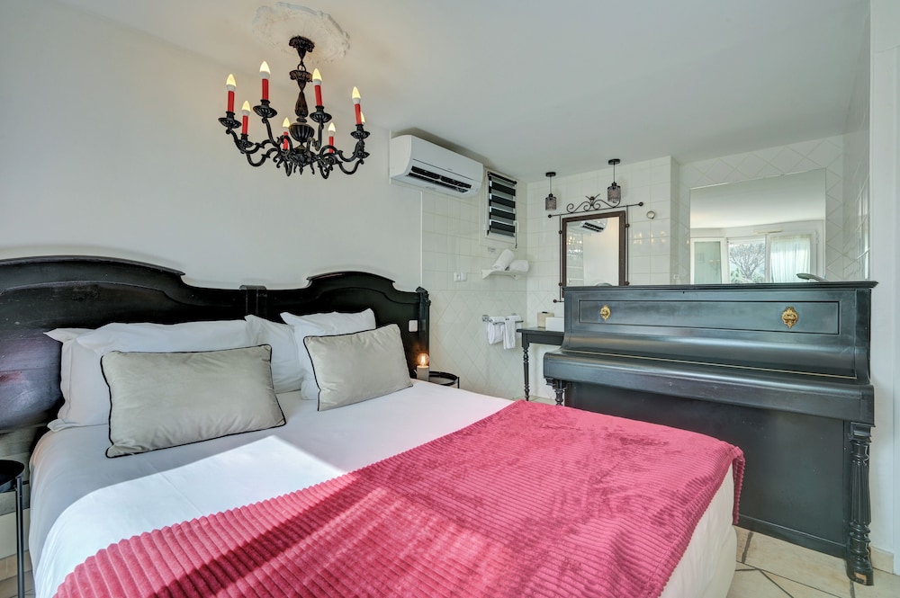 غرفة بريميوم بسرير كوين، Hotel the Originals Martigues Clair 3/6