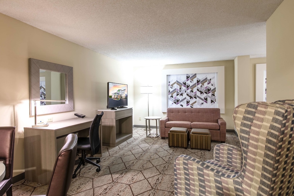 Wingate By Wyndham Charlotte Speedway Concord 44/69