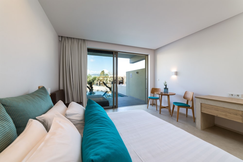 Tsamis Zante Suites 32/86