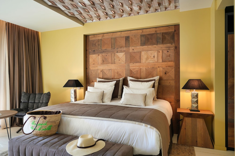 ROOM, DOUBLE BED, SEA VIEW