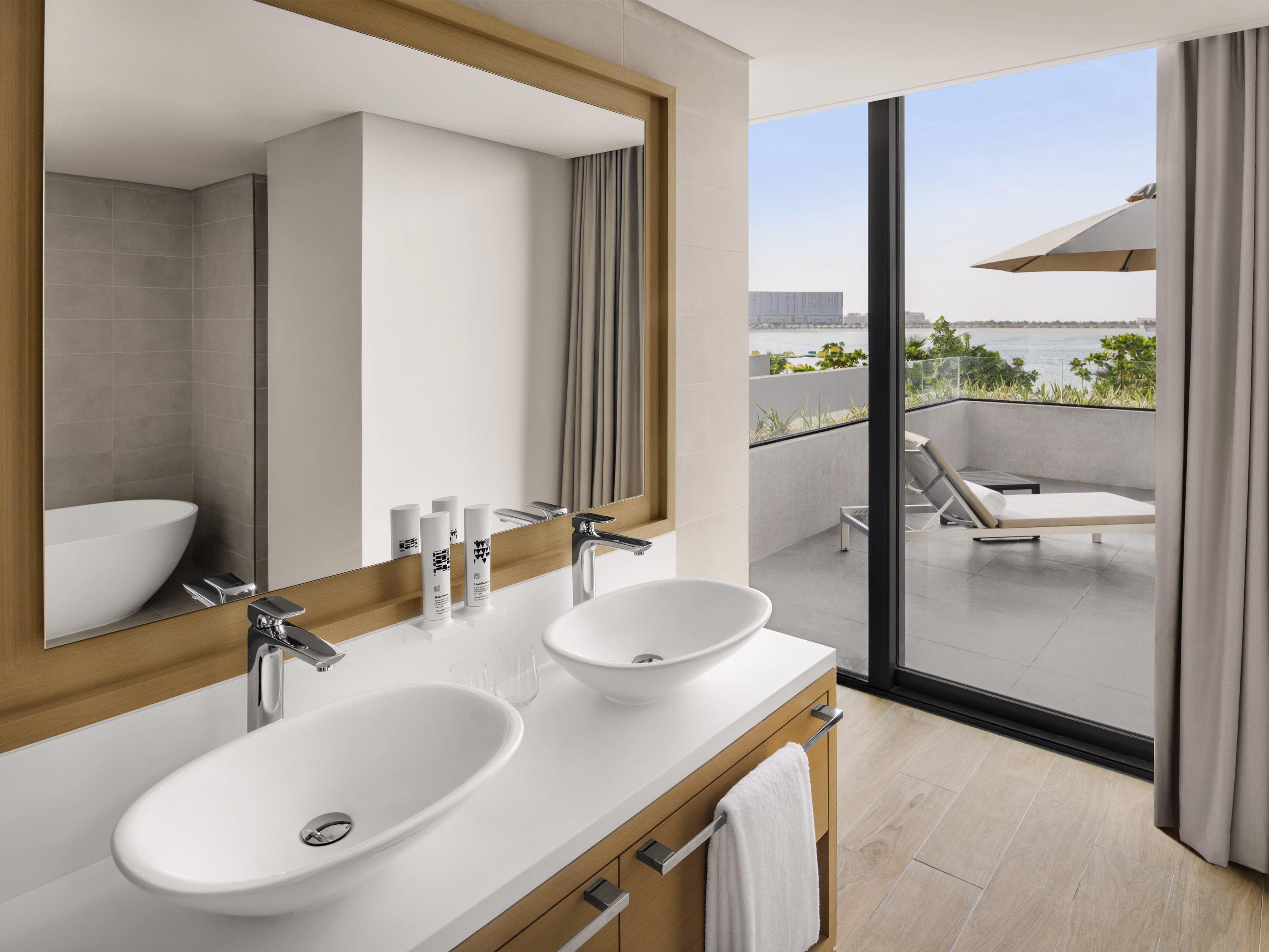 Junior Suite, Beach Front، Movenpick Resort Al Marjan Island 4/5