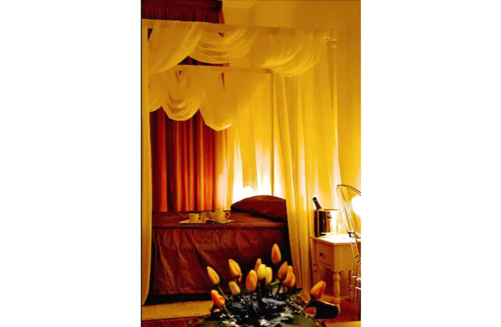 La Chicca Palace Hotel 53/56