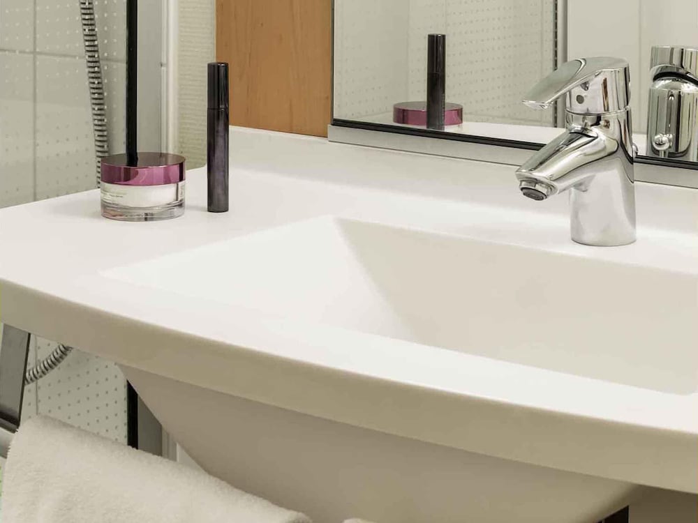 Ibis Angers Centre Chateau 75/75