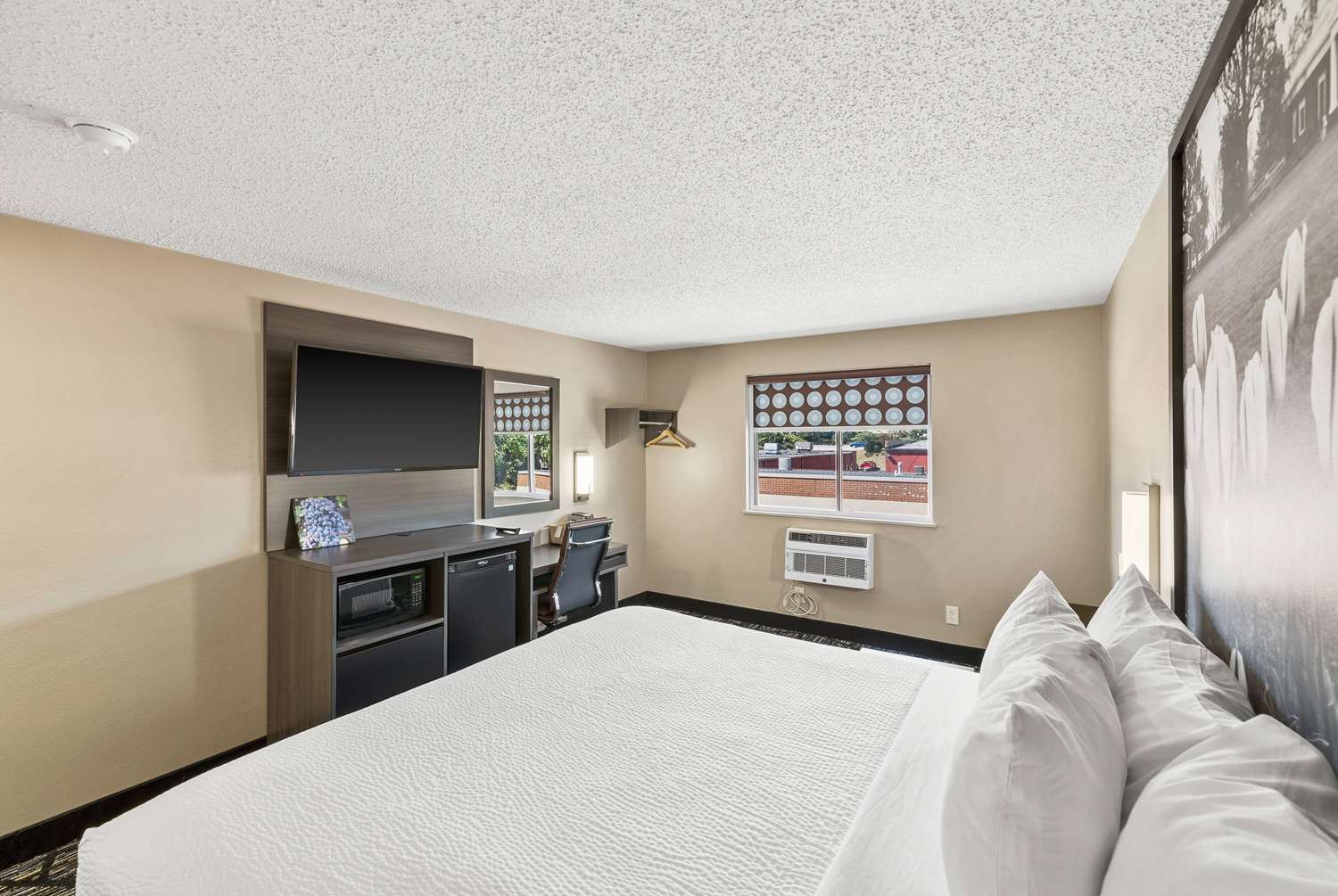 Super 8 by Wyndham Charlottesville 21/51