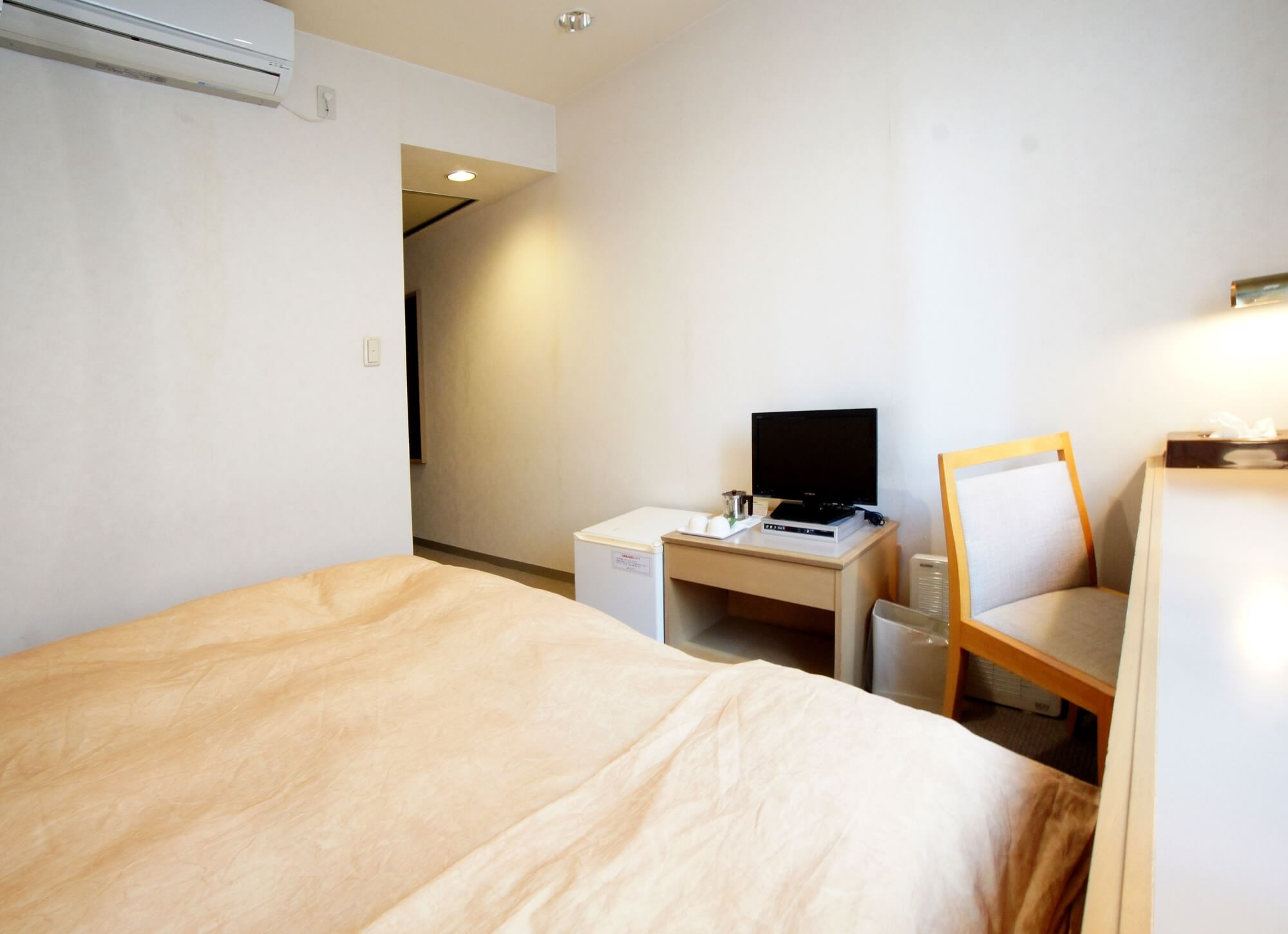 ROOM, DOUBLE BED, SMOKING