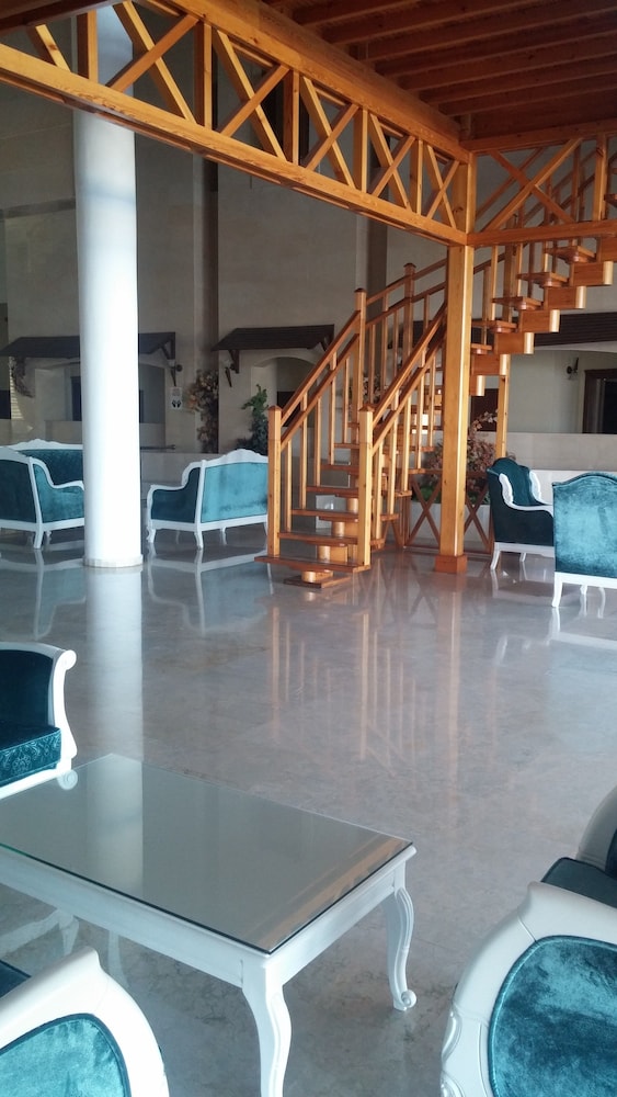 Valeri Beach Hotel 25/50