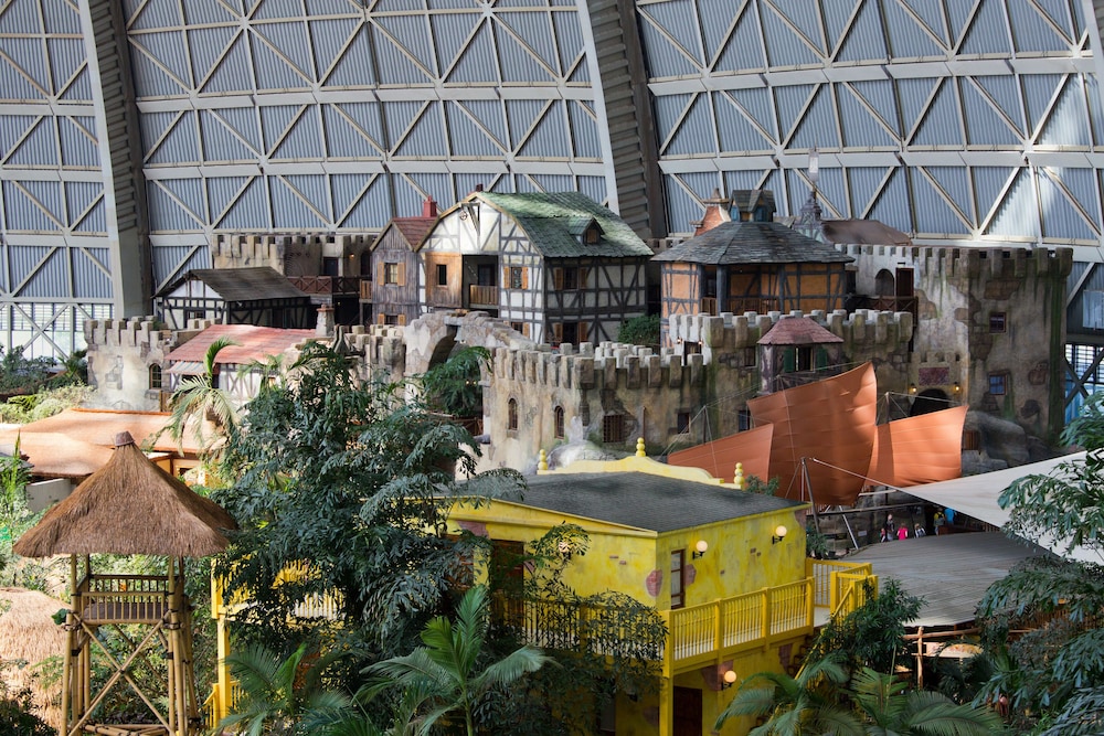 Tropical Islands Resort 8/80