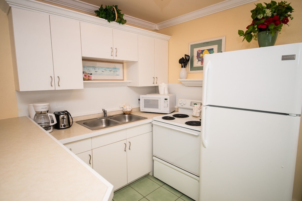 Tradewinds Beach Resort 19/68