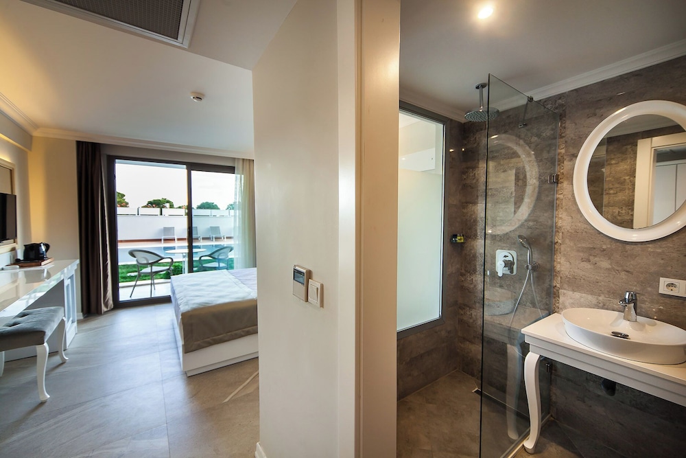 As Hotel Cesme 43/50