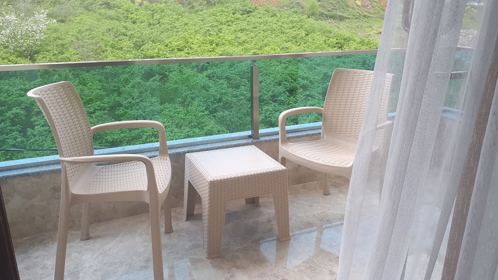 Mavili Suites 24/32