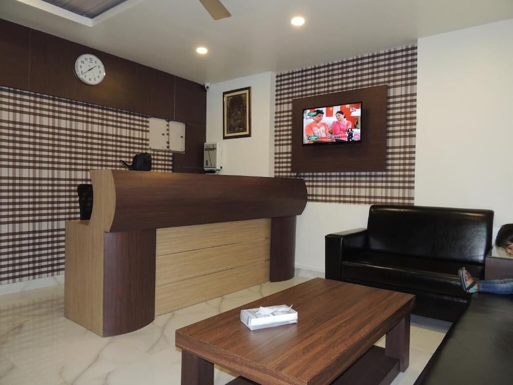 Elite Suites Mint Gomti Nagar 8/50