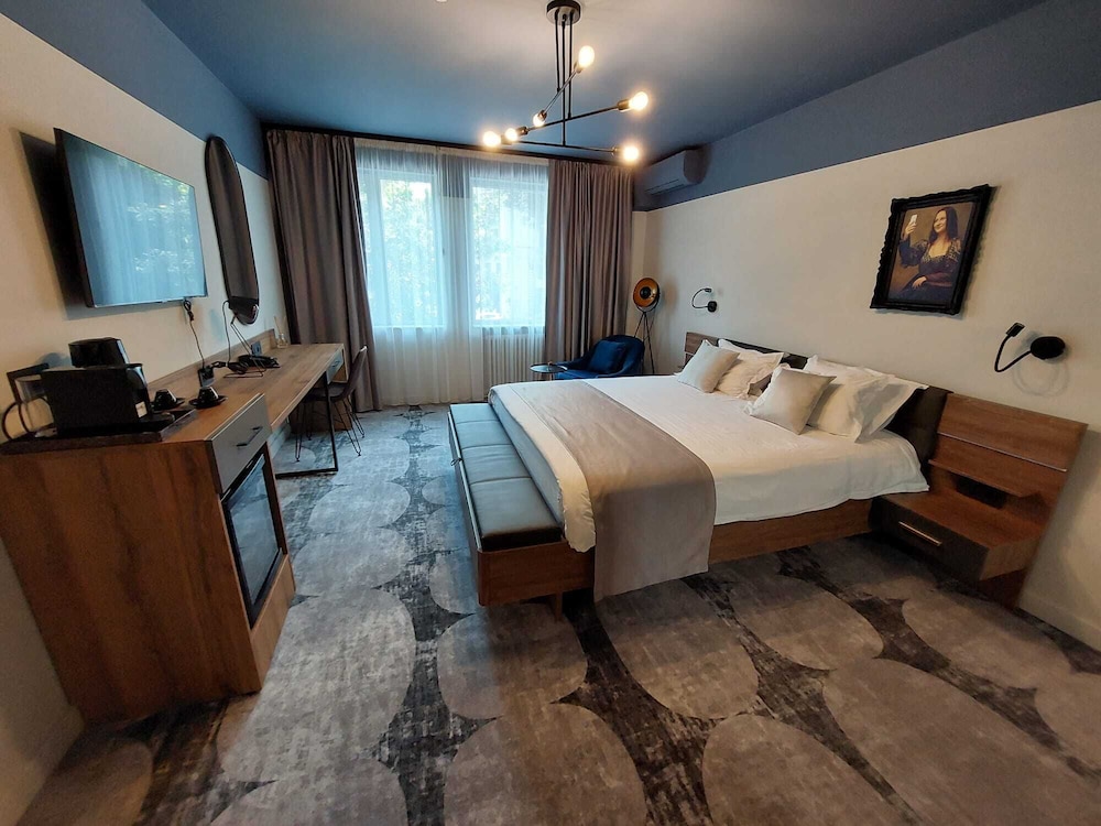 PREMIUM, KING BED