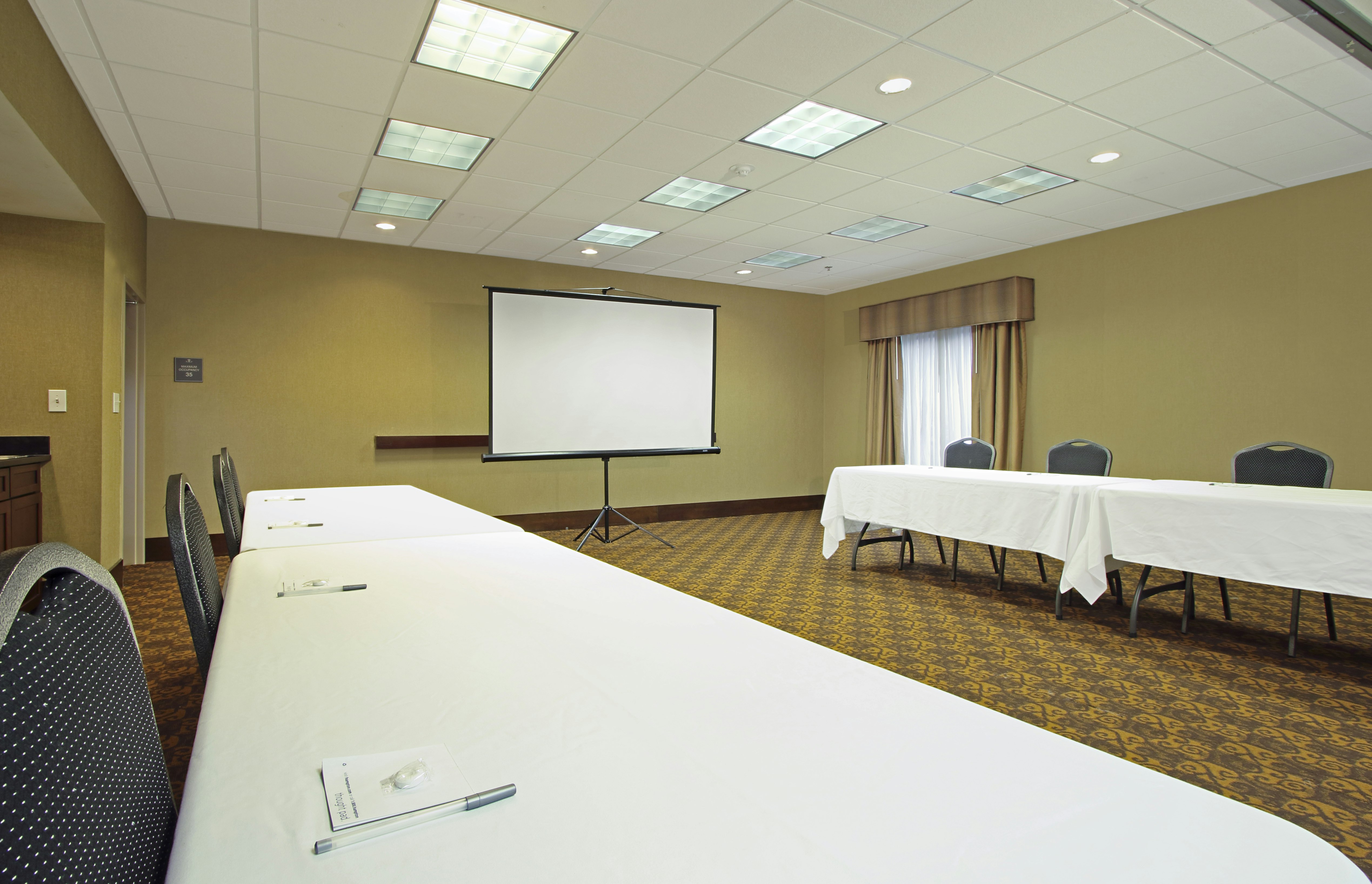 Hampton Inn Suites Columbus Hilliard 11/46